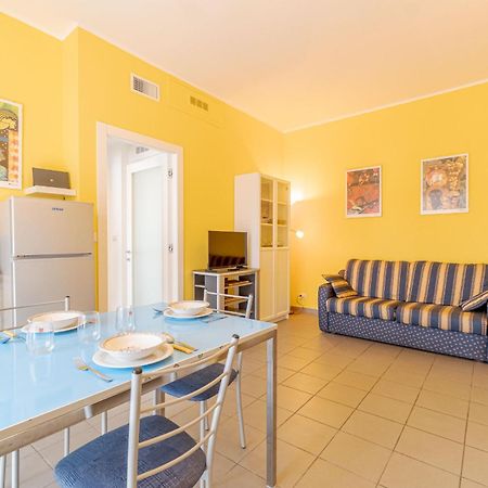 Asti Comentina Railway Functional Flat المظهر الخارجي الصورة